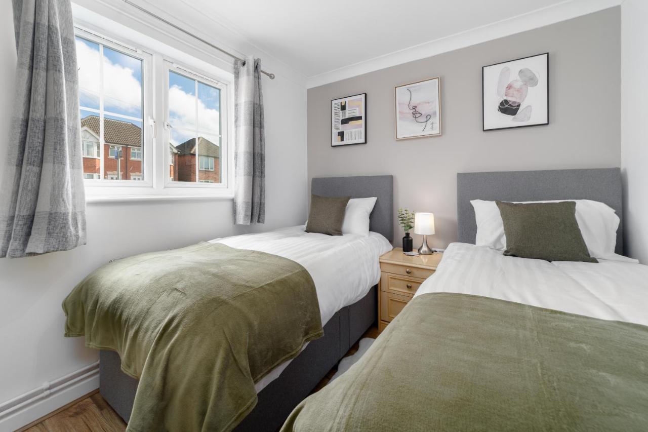 סאות'המפטון Charming 2Br Ground Floor Flat In Sholing, 11 Mins From City Centre - Recently Set Up With Love מראה חיצוני תמונה